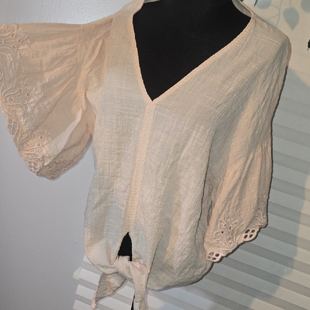 Max Studio Cream Embroidered Top